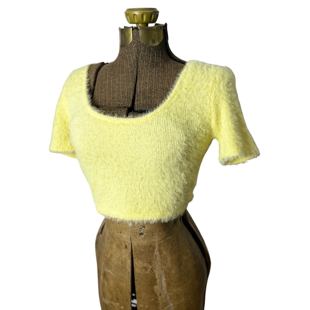 ZARA Fluffy Light Yellow Soft Touch Crop Sweater Size S